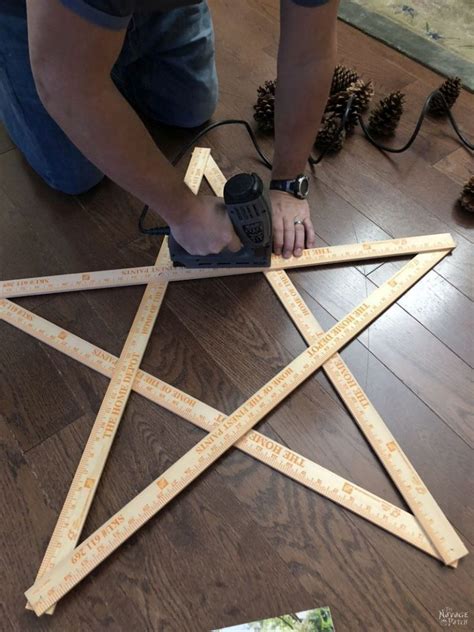 Diy Lighted Pine Cone Star The Navage Patch