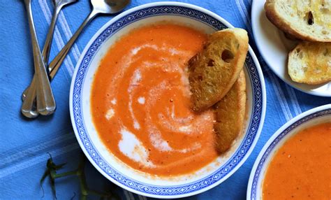 Fresh Tomato Soup With Crispy Garlic Toasts Very Vegan Val