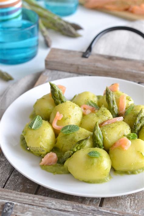 Gnocchi di ricotta ripieni ricetta gnocchi ripieni. Gnocchi ripieni con crema di asparagi e salmone per una ...