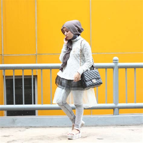 Ketika memakai celana sebagai pilihan baju kondangan sebaiknya hindari pakaian berlapis alias. Ke Kondangan Nggak Perlu Ribet Lagi, Ada 11 Style Busana ...