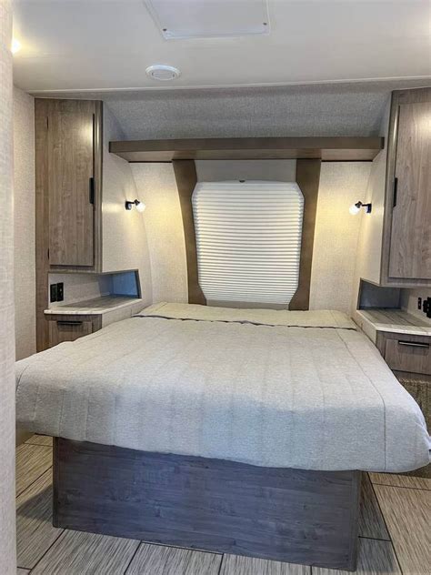 Gallery Lance 2285 Travel Trailer A Dual Entry Layout Provides A