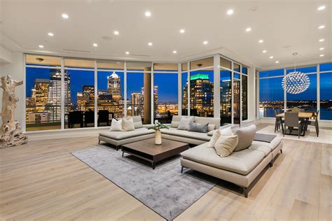 Scott Wasner Shares Downtown Seattle's Most Luxurious ... Escape to the expansive and impeccably decorated penthouse suites on the 23rd floor.