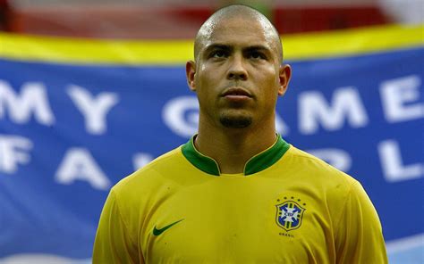 Queria muito que ele visse my illustration of brazil legend ronaldo nazario. brazilian | Hình nền đẹp ronaldo brazil wallpaper ...