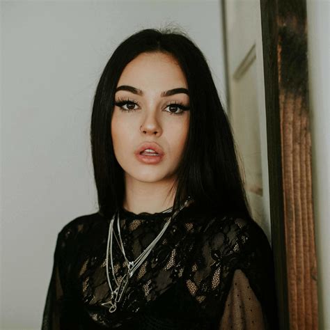 2048x2048 Maggie Lindemann In 2020 Ipad Air Hd 4k Wallpapers Images