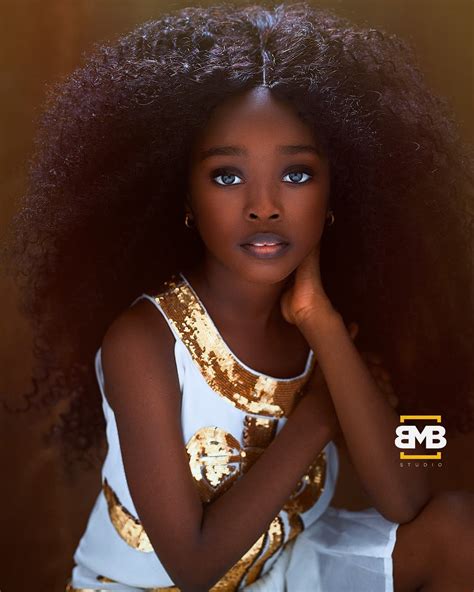 Une petite nigériane de ans élue la plus belle fille du monde