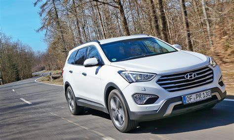 Parametrii comparaţi sunt luaţi din datele oficiale ale producătorilor, şi dvs. Kia Sorento vs. BMW X3 & Hyundai Grand Santa Fe | autozeitung.de