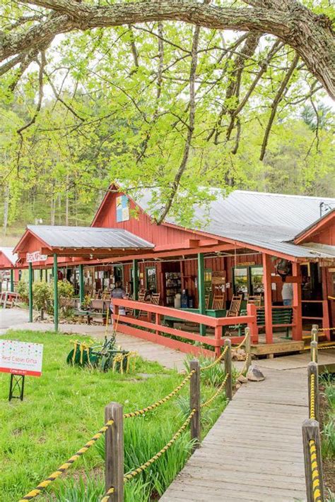 The 13 Very Best Places To Go In North Carolina This Spring | North