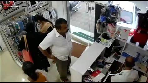 Intelligent Thief Caught On Cctv Camera Youtube