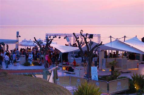 Maybe you would like to learn more about one of these? Locale per Addio Nubilato - Shilling Ostia