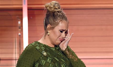 Adele Tearfully Dedicates Album Of The Year Grammy To Beyonce Video