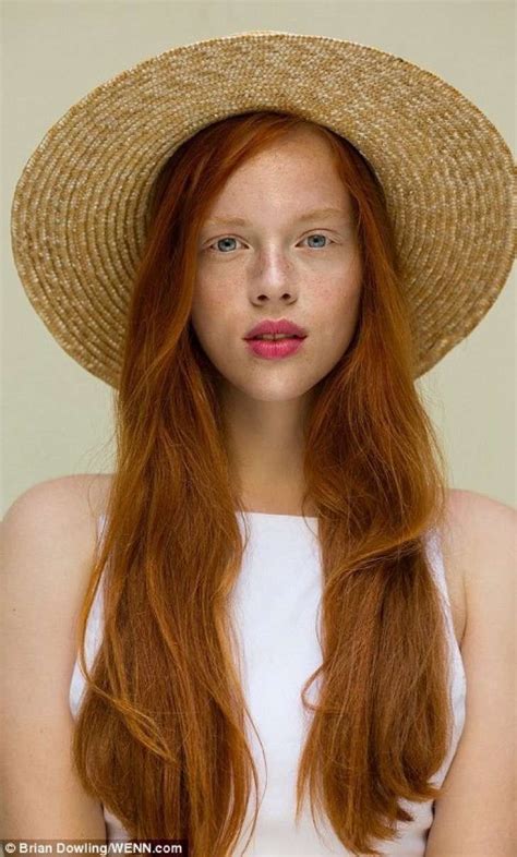 Fotógrafo viaja alrededor del mundo para capturar la increíble belleza del pelo rojo