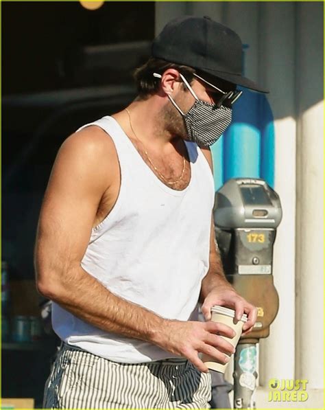 Zachary Quinto Shows Off His Toned Arms While Out On A Coffee Run Photo 4498016 Zachary