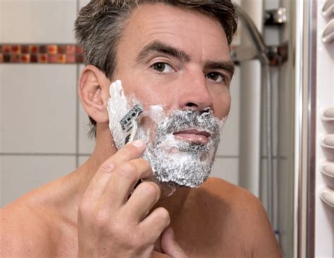 wet shaving tips for men your guide to the perfect wet shave ~ the male grooming review