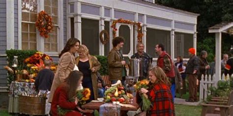 15 Coziest Gilmore Girls Fall Episodes Ranked