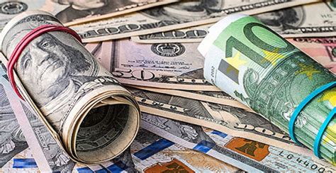 Kurun yükselmesi demek ülkedeki para biriminin değer kaybetmesi anlamına geliyor. Dolar ne kadar? Dolar neden yükseliyor? Bugün dolar kuru ...