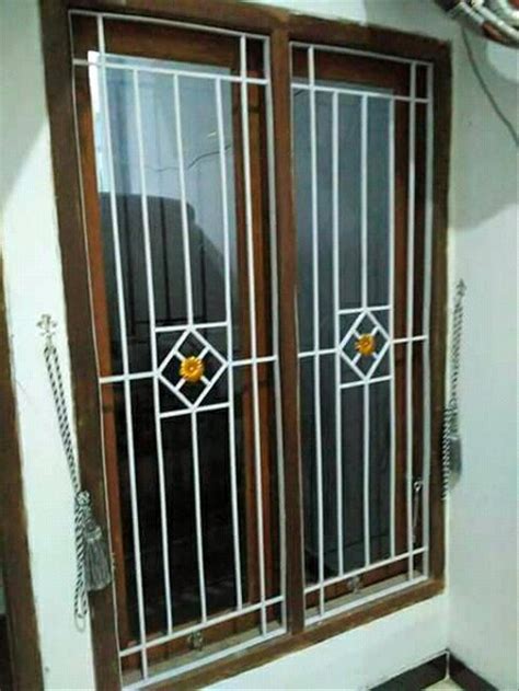 Untuk rumah yang memiliki pemandangan yang sangat indah biasanya yang paling sering dipilih adalah jendela yang berukuran besar. Kisaran Harga Teralis Jendela Minimalis Terbaru 2020