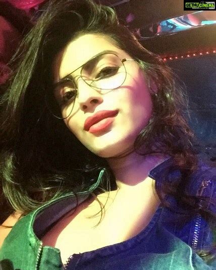 Sonali Raut Instagram Selfie Game On Selfination Glasses