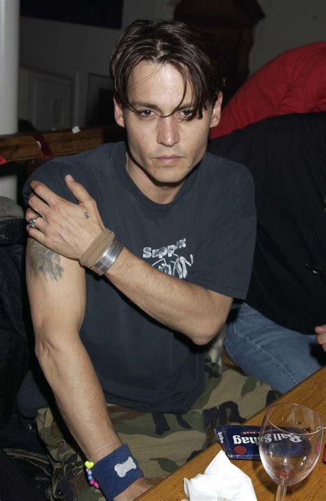 Johnny Depp 最帥氣的1990年代舊照：真正零死角男神 Vogue Hong Kong