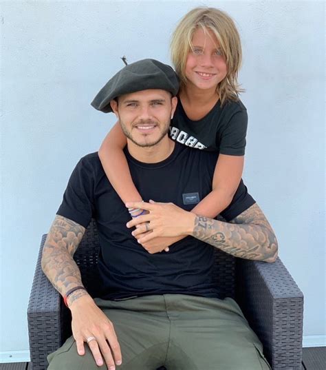 Jun 18, 2021 · de más está recordar que pachu peña está casado y tiene cuatro hijos con felicitas isse moyano, vestuarista de telefe a quien conoció cuando formaba parte de videomatch. Pachu Peña Hijos / Ew1hi8iv0fglqm - José maría peña ...