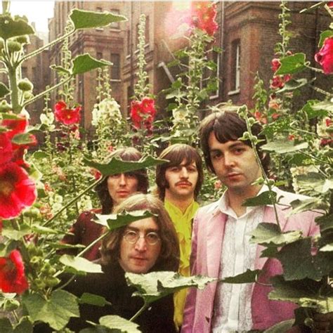 Pin By Sxrxh On Beauty The Beatles Beatles Photos Hippie Lifestyle