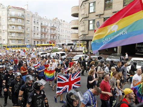First Gay Pride Parade In Russia Triplehohpa