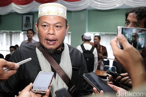 Dan bagaimana dengan wahabi yang dituduh sebagai aliran sesat? Sekjen FUI: Syiah itu Sesat, Syiah Bukan Islam - Syiah ...