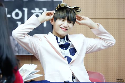 Bts 's v (aka kim. BTS' V being extremely cute @ recent fansing - Celebrity ...