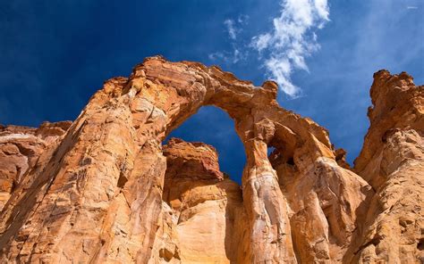 Rusty Rocky Arch In Arches National Park Wallpaper Nature Wallpapers