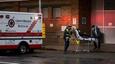 Grim Day In Us As Covid 19 Deaths And Hospitalizations Set Records