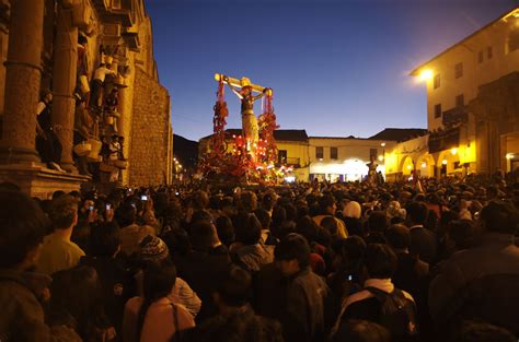La semana santa en españa es sinónimo de identidad cultural, arte y religiosidad, sus procesiones se caracterizan por ser muy devotas y organizadas con el sabor cultural de cada región. Semana Santa en Cusco | Viajes a Perú