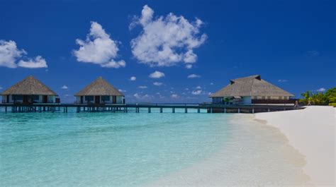 Cómo veras en los mapas la ubicación de las islas maldivas se compone de unas 1.192 pequeñas islas que se agrupan en un total de 26 atolones todos formados de manera natural. Hoteles con Todo incluido en Islas Maldivas Maldivas ...