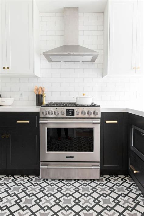 30 Stylish Two Toned Kitchen Ideas From An Expert