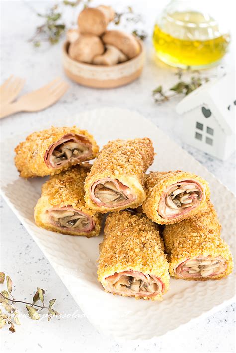 Classica, al insalata funghi e rucola, ricetta per un piatto vegetariano facile, gustoso e profumato. Involtini veloci al forno (con prosciutto cotto, fontina e ...