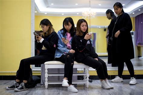 Chinese Internet Regulators Target Social Media Use Wsj