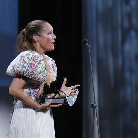 Filme de ana rocha de sousa volta a ser premiado em veneza. Ana Rocha de Sousa conquista Veneza com filme sobre adoção ...
