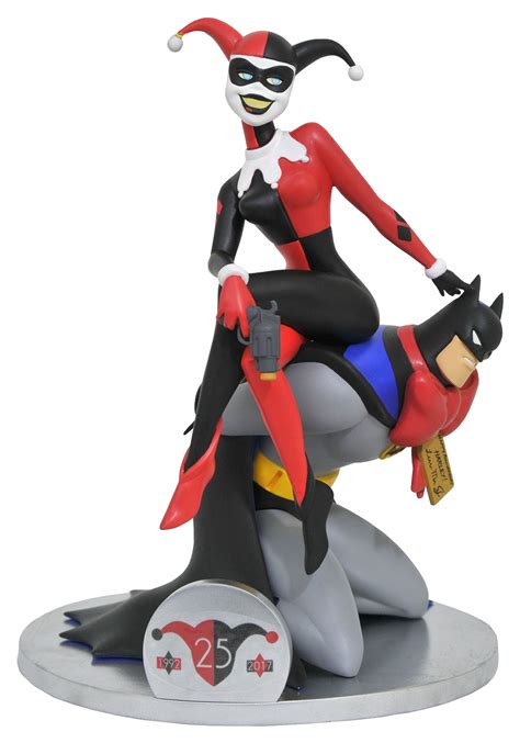 diamond select dc batman animated harley quinn and batman 25th anniversary statue toyslife
