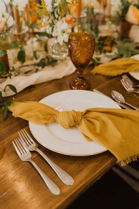 Maui Wedding Photographer Mustard Napkins Gold Wedding Table Decor