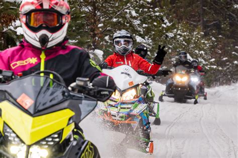 Snowmobiling Safety Tips Dsg Outerwear