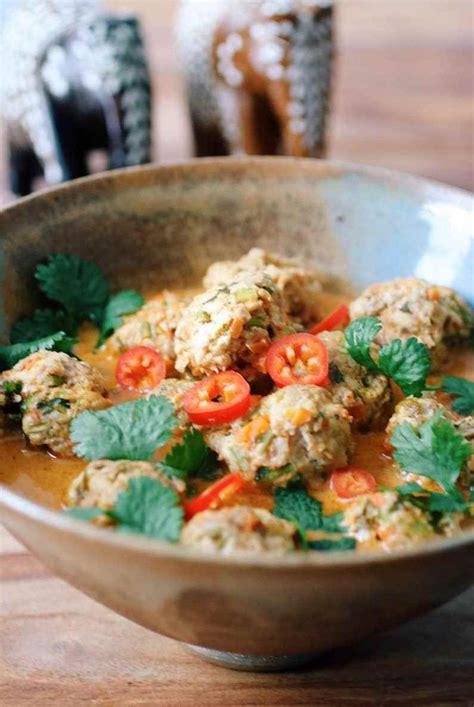 Ground chicken meatballs combine with a lightly creamy, thai curry broth. Best Paleo Whole30 Thai Recipes from I Heart Umami ...