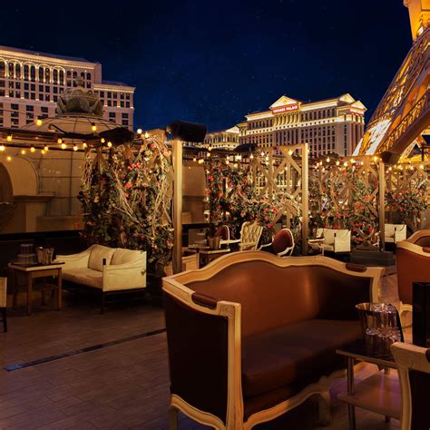 15 Vegas Rooftop Bars With Breathtaking Views | Las vegas vacation