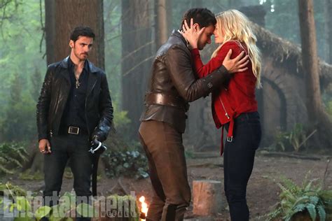 Once Upon A Time Photos Emma Reunites With Hook And Henry