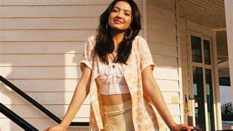 See more ideas about raline shah, indonesian women, indonesian girls. Hidupnya Bak Princess, Cantik, Sukses, Raline Shah Tak Sebahagia yang Dilihat, Ini Curhatnya ...