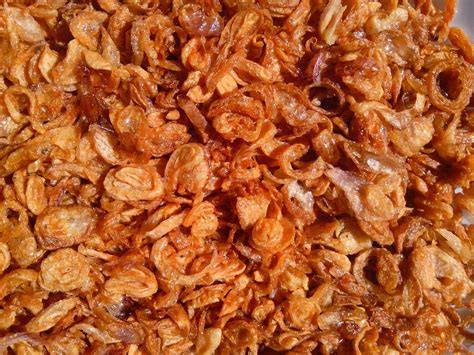 Selain membeli makanan siap saji, banyak juga yang malah memilih memasak sendiri. Bawang Goreng ~ Bawang MWS