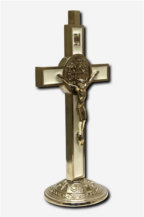 Standing Crucifix White C5 0398 Svrwht St Pauls
