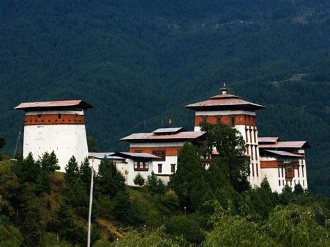 dzongs of bhutan bhutan architecture bhutan inbound