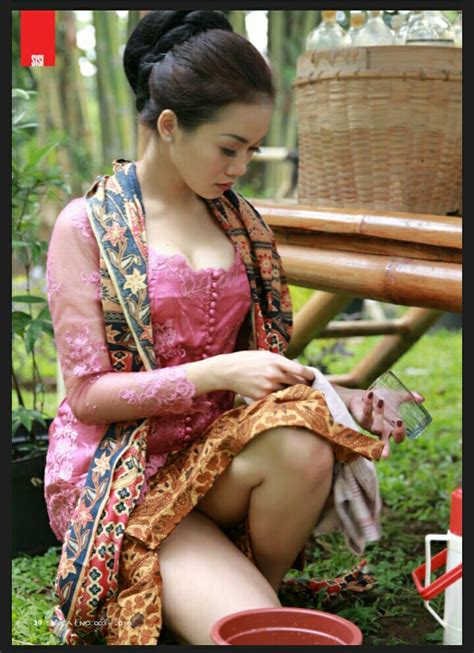 Model Hot Dewasa Alya Dior Si Penjual Jamu Gendong Seksi Di Sisila Magazine