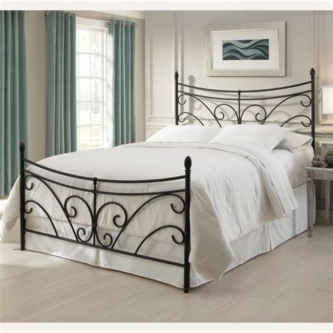 Outdoor rod iron daybed measurements 6ft 6in long 3ft 4in deep 3ft 1in tall now selling for 150 at halfprice. bedroom-gorgeous-bedroom-decoration-with-black-iron-queen ...
