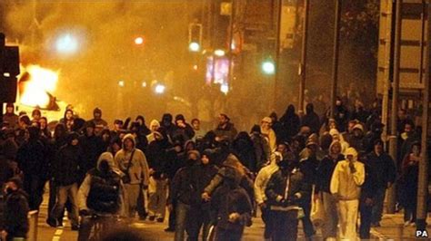 England Riots Ministers Focus On Tackling Gangs Bbc News
