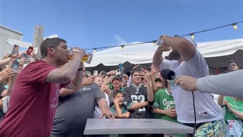 Jason Kelce And James Seltzer Chugging Beer For Charity Awful Announcing