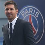 Social Zone: No sign of first-day nerves from Lionel Messi at PSG ...